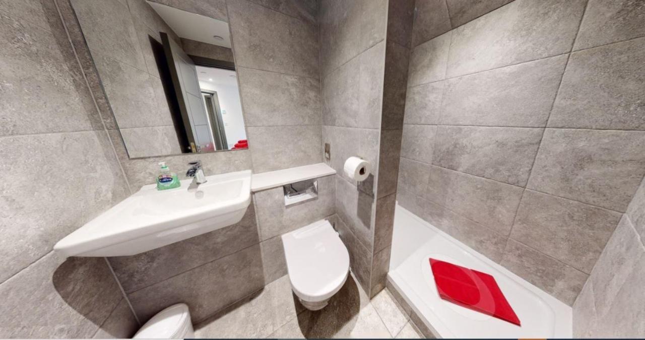 2 The View Apartments Ilfracombe - Seafront, Parking, Lift, Ev ภายนอก รูปภาพ