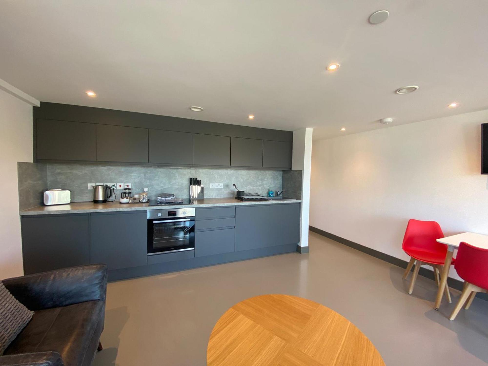 2 The View Apartments Ilfracombe - Seafront, Parking, Lift, Ev ภายนอก รูปภาพ