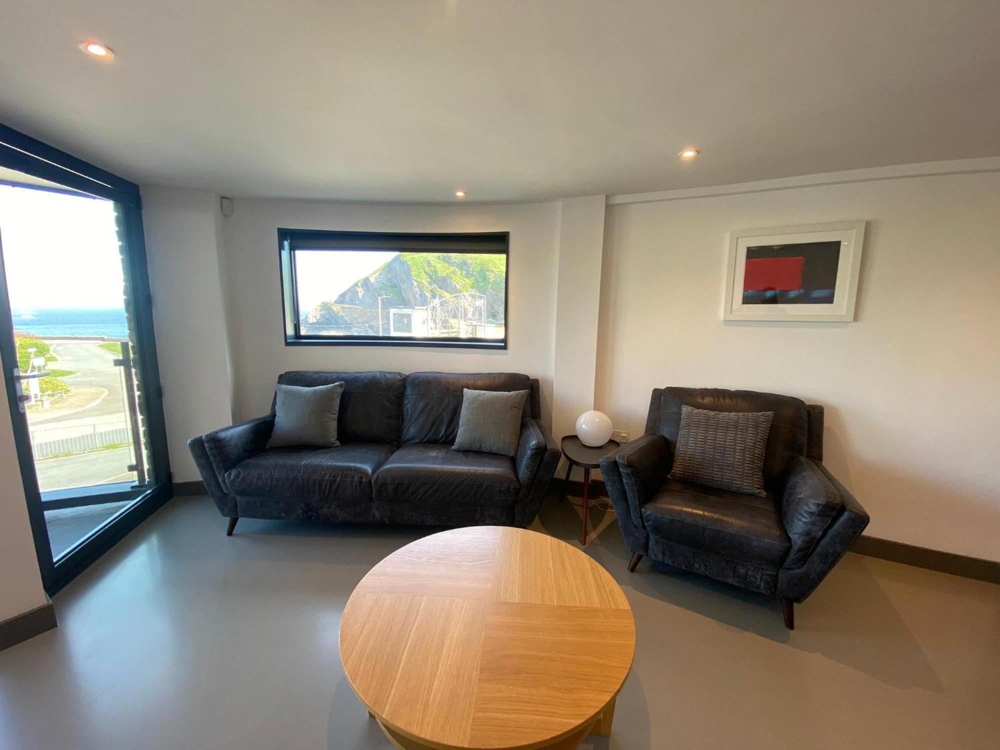 2 The View Apartments Ilfracombe - Seafront, Parking, Lift, Ev ภายนอก รูปภาพ