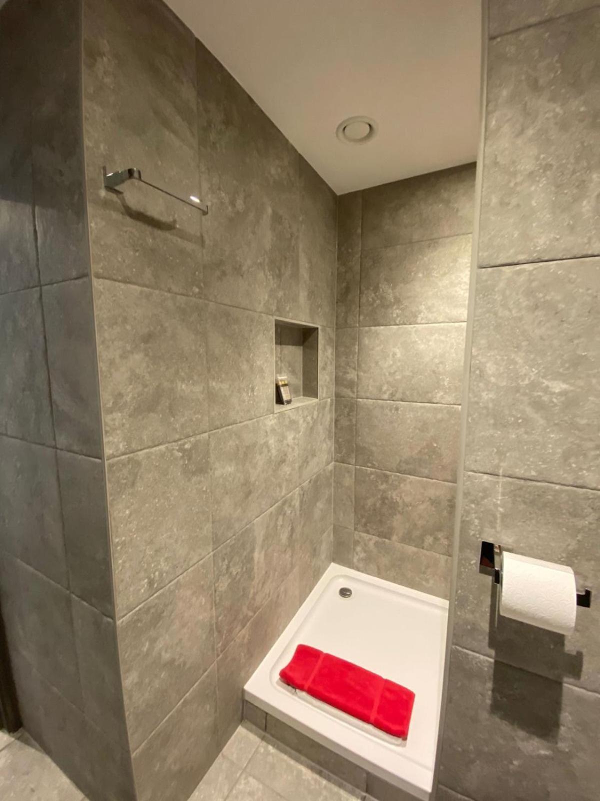 2 The View Apartments Ilfracombe - Seafront, Parking, Lift, Ev ภายนอก รูปภาพ