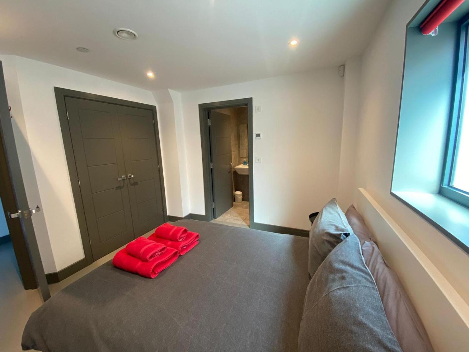 2 The View Apartments Ilfracombe - Seafront, Parking, Lift, Ev ภายนอก รูปภาพ