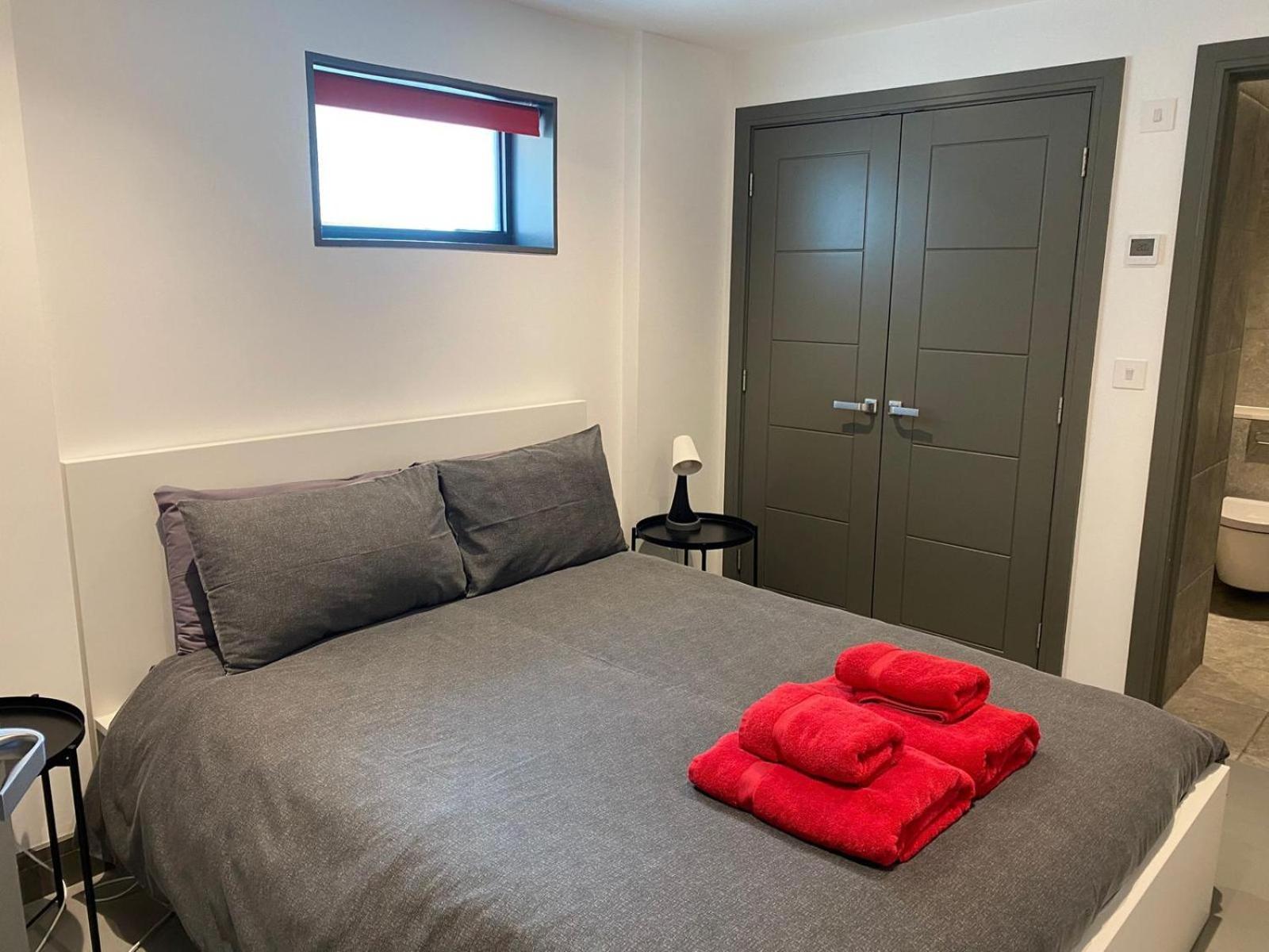 2 The View Apartments Ilfracombe - Seafront, Parking, Lift, Ev ภายนอก รูปภาพ
